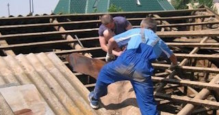 Демонтаж крыши в Валуйках - стоимость работ от 724 рублей за м2